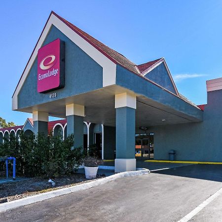 Econo Lodge Busch Gardens Tampa Exterior photo