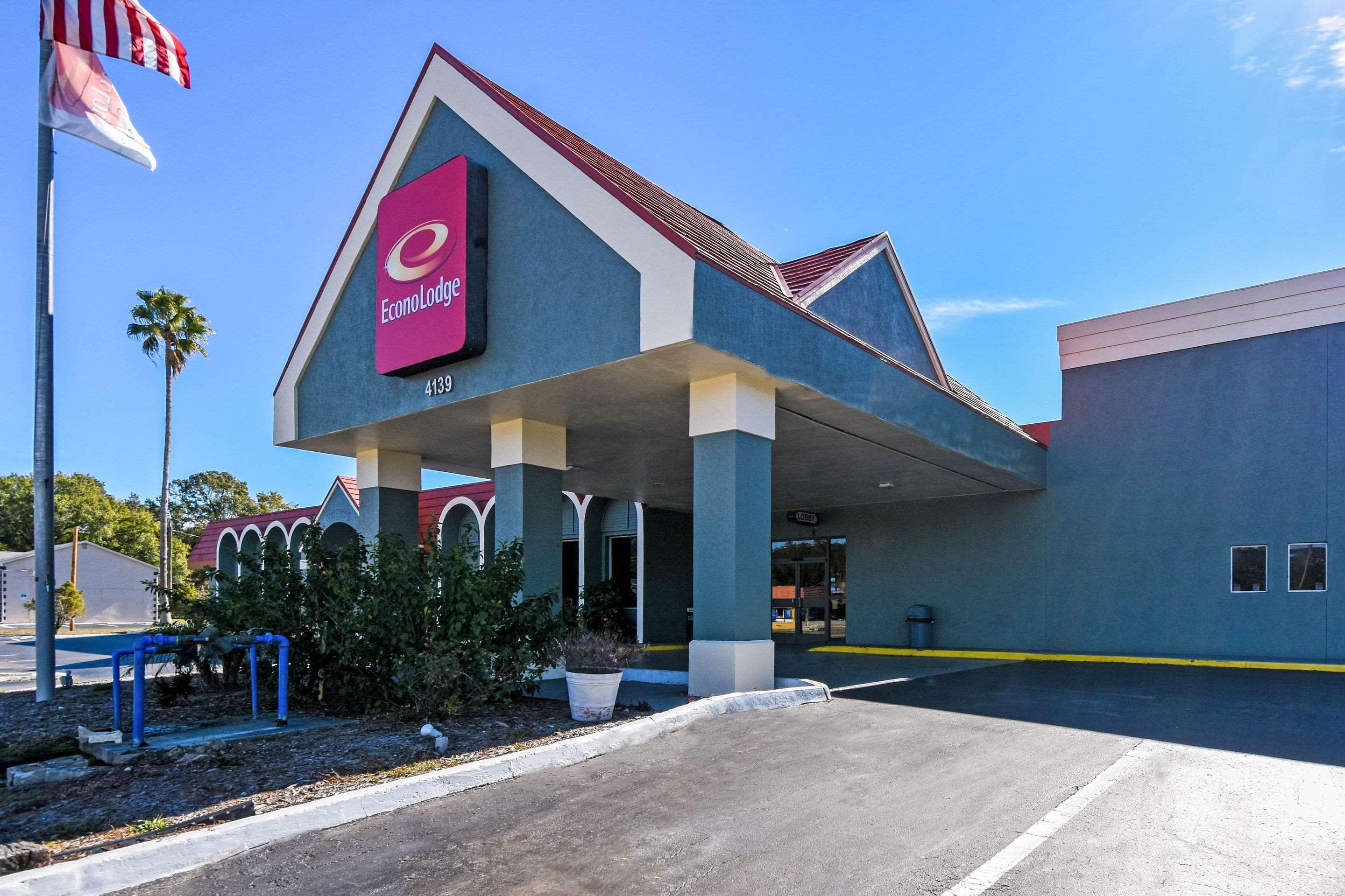 Econo Lodge Busch Gardens Tampa Exterior photo